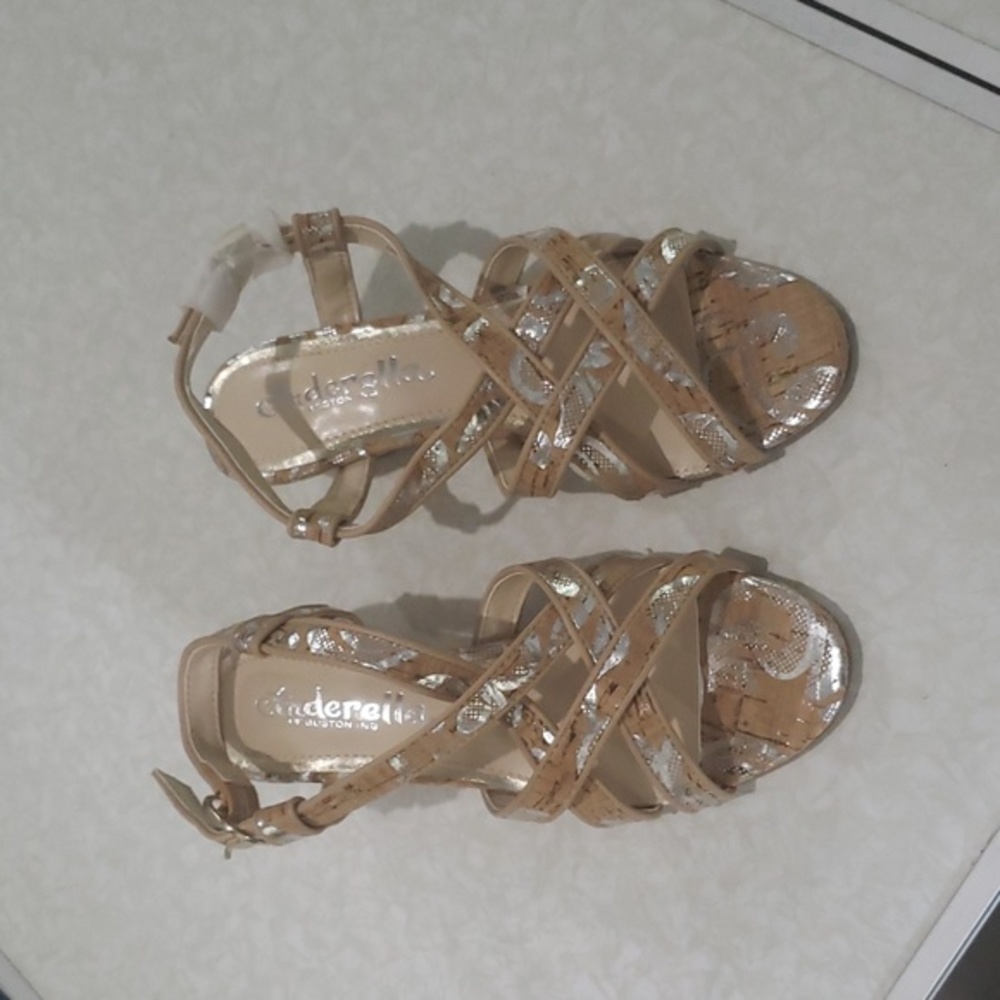 Cinderella of boston size 2.5 W